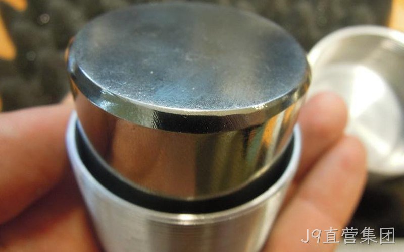 J9直营集团发布高浪涌SiC JBS二极管 强化恶劣工况鲁棒性